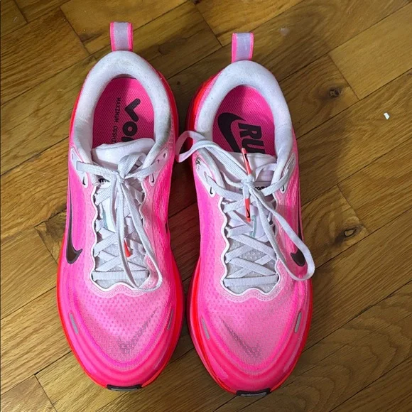 Nike Women's Vibrant Hot Vomero Pink Sneakers - Picture 2 of 7